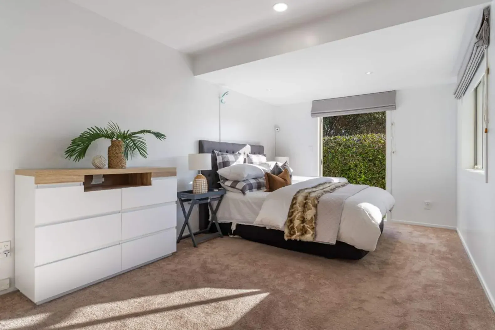 Ocean view Designer Standalone Villa Big Deck — Auckland, Auckland — vacation rental