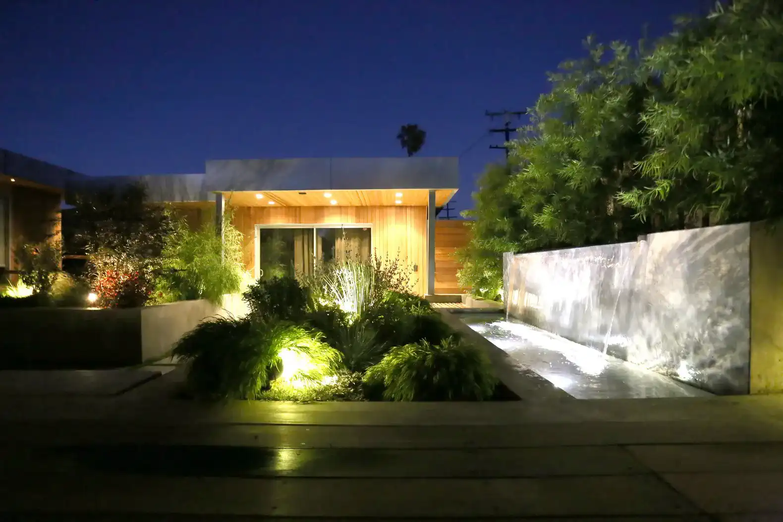Architectural Modernist Spa – photo 1