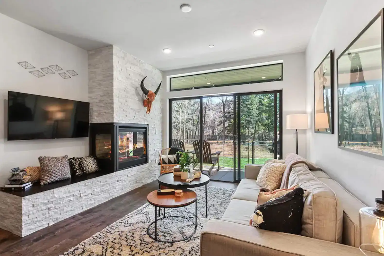 Luxury Condo – photo 1