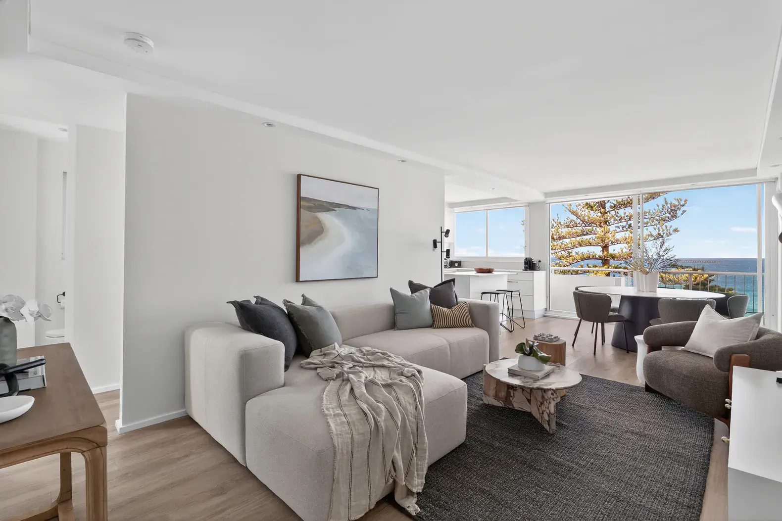 Fabulous New Beachfront 2 Bed w Amazing Views