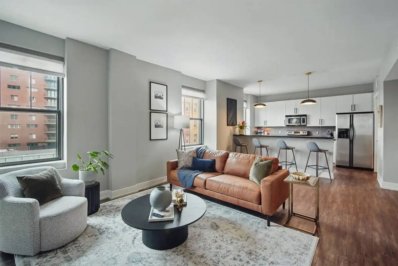 Stylish, Modern and Posh Downtown Kirkwood Suite