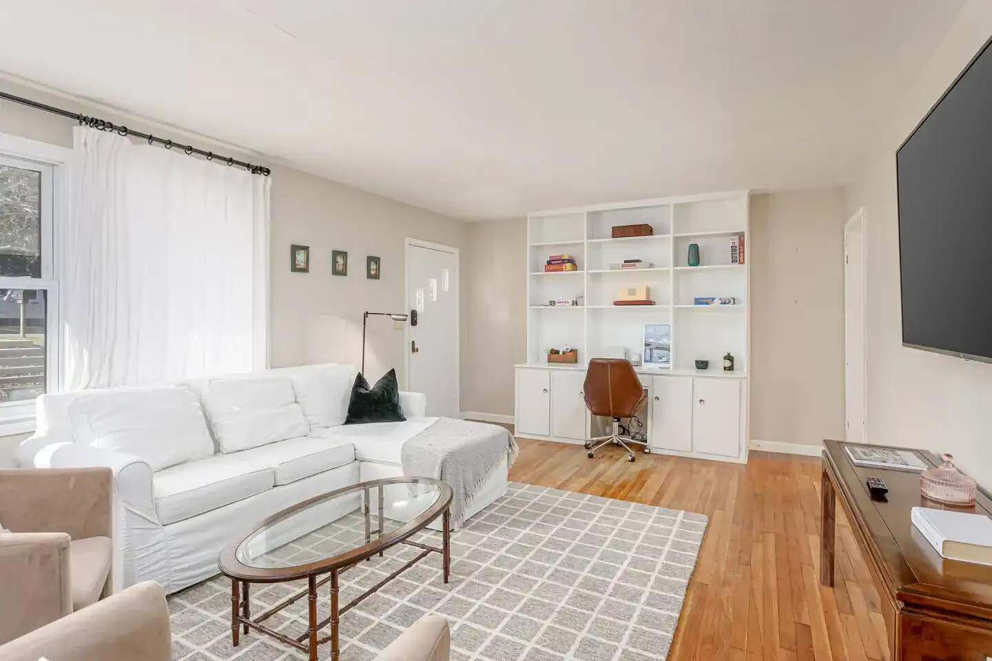 Pet-Friendly 3BR East Hill Home Near Downtown – photo 3
