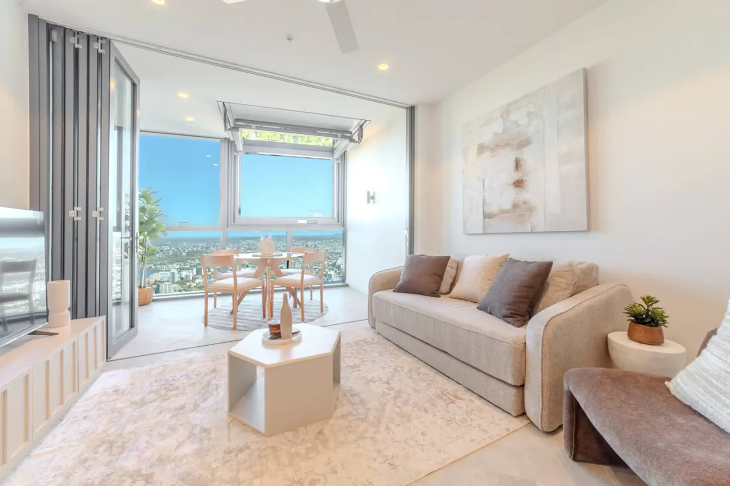 Queen’s Wharf 1BR Apt with Pool and Free Parking - Apartment – photo 2