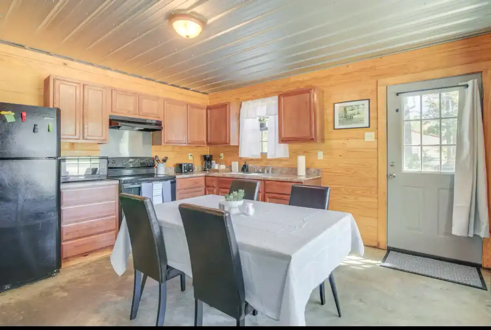 Cabin #2 – photo 1