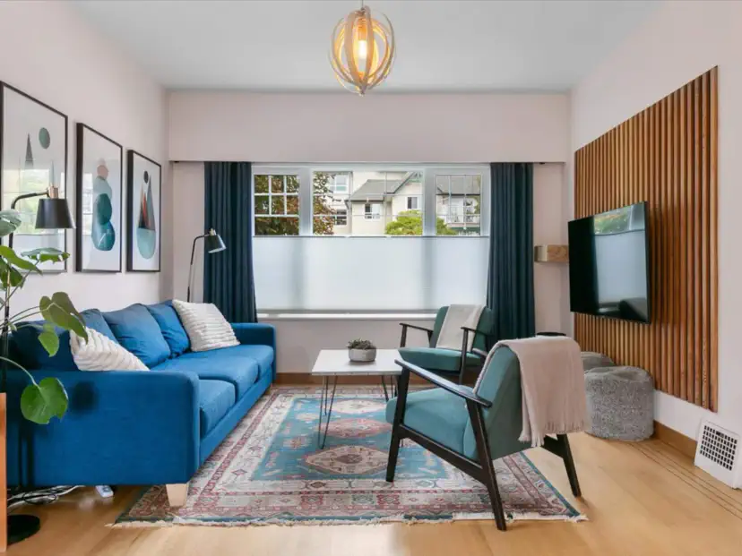 Comfortable Living Areas for Relaxation
