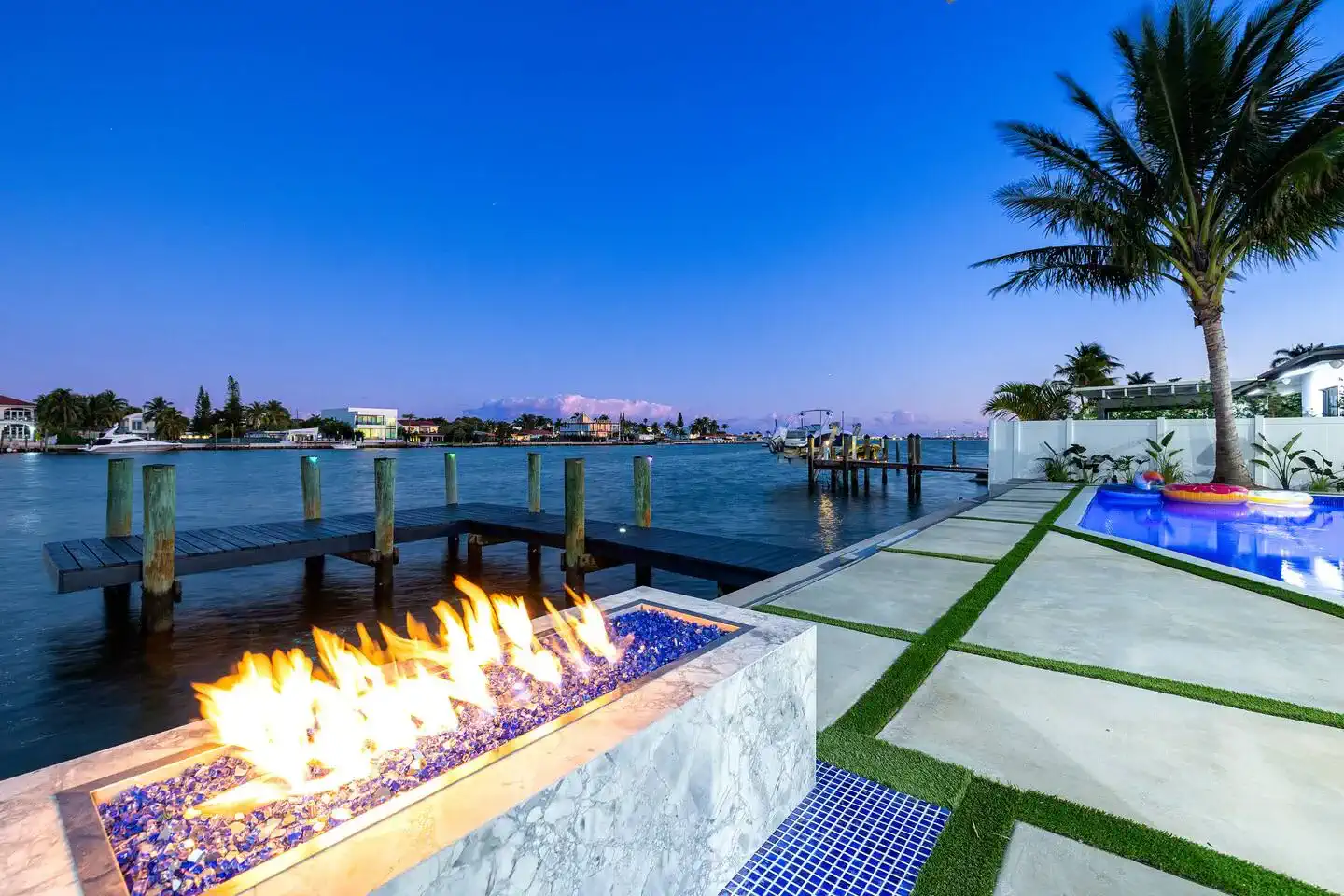 Waterfront Manor in Miami – photo 3