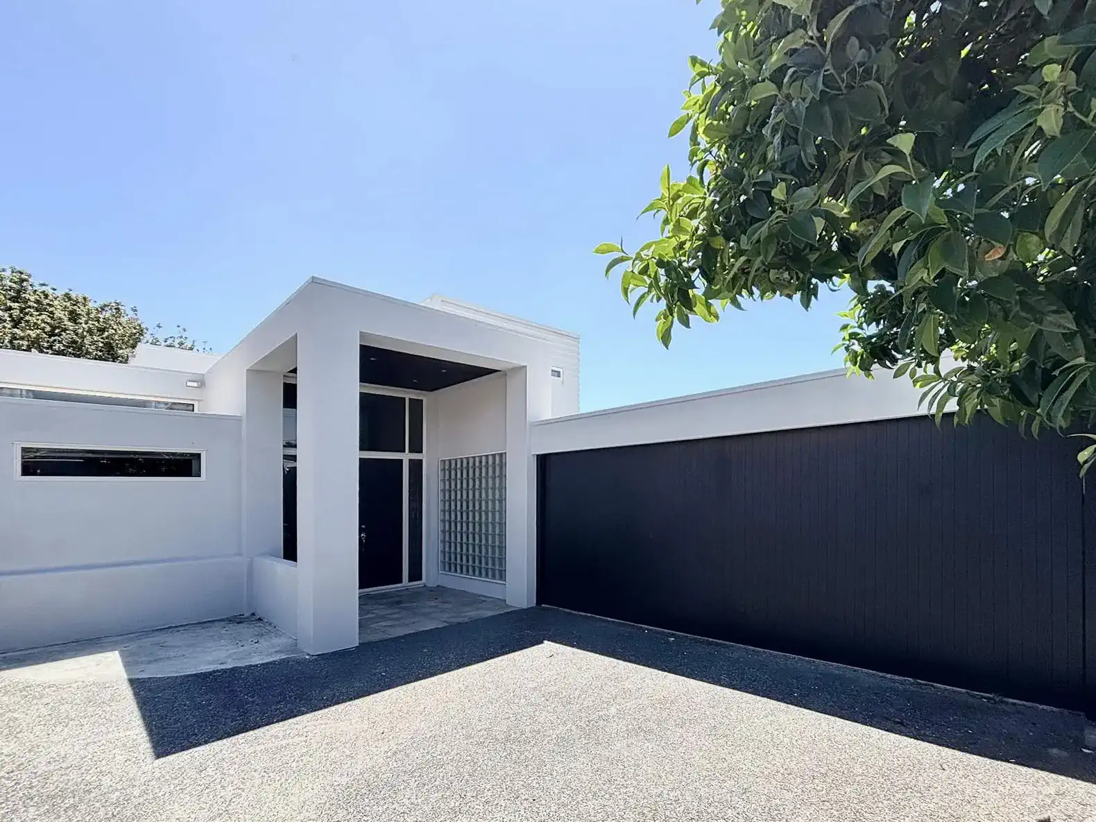 Designer 6BR Home – photo 2