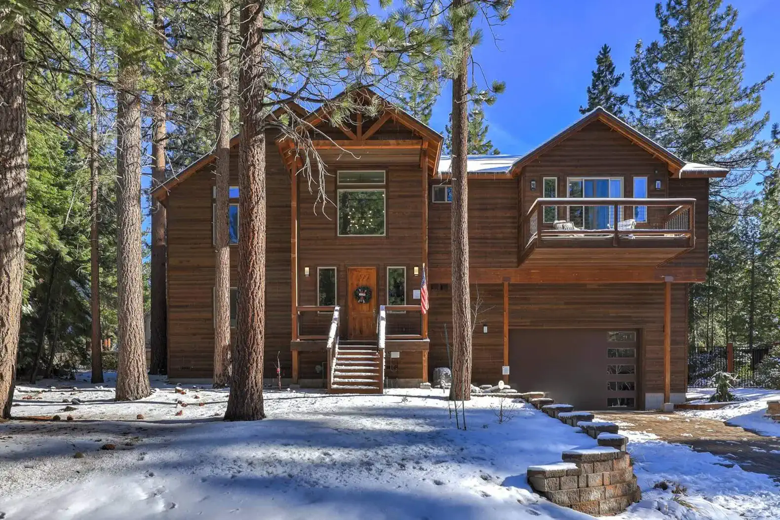 Lux Cabin – photo 1