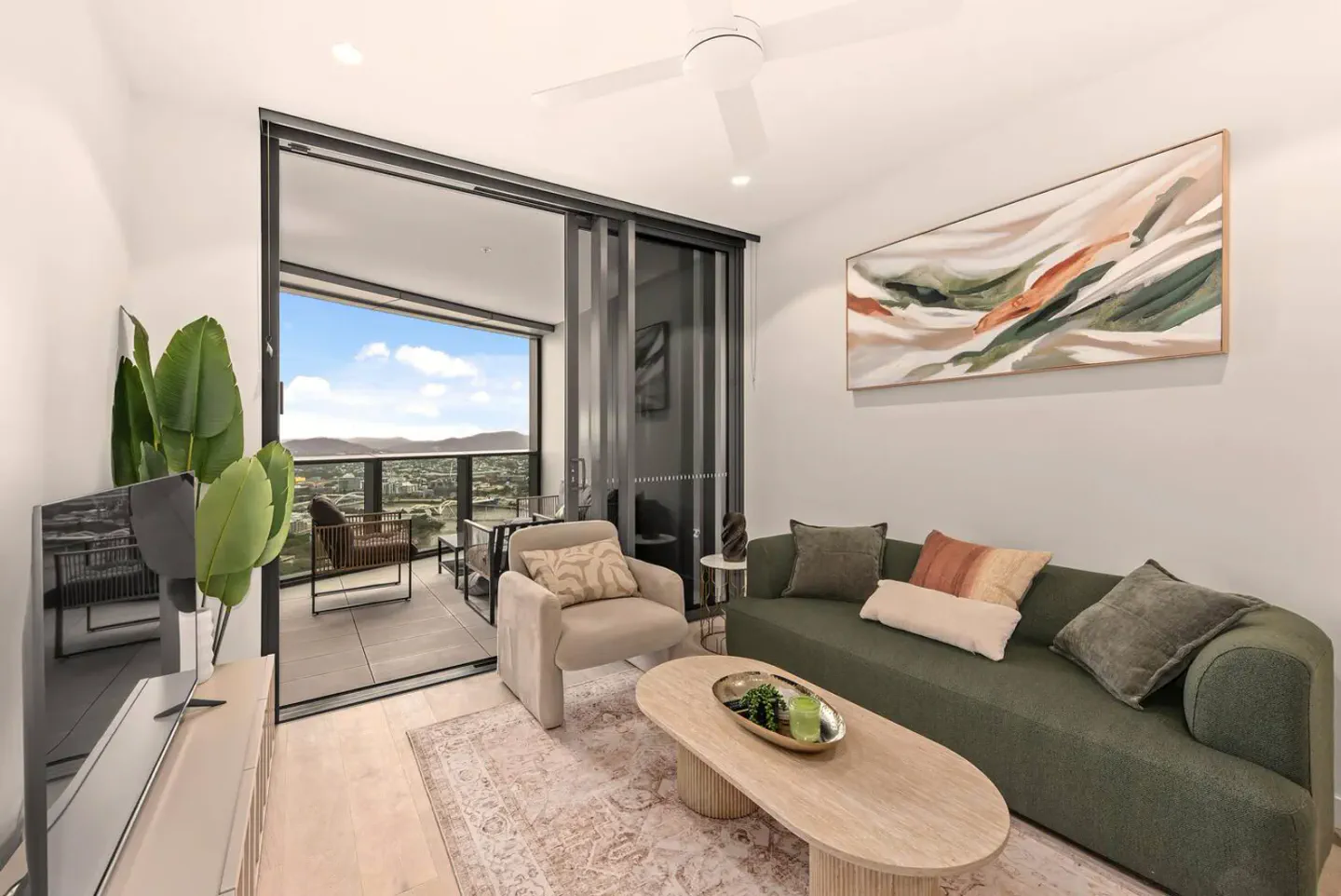 Queen’s Wharf 2BR Cozy Apt with Free Parking – photo 2