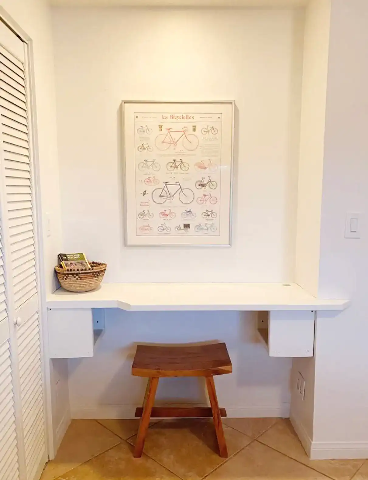 A built-in desk in the bedroom. Fast wi-fi with a mesh network ensures you can easily work from anywhere in the house or patio spaces.