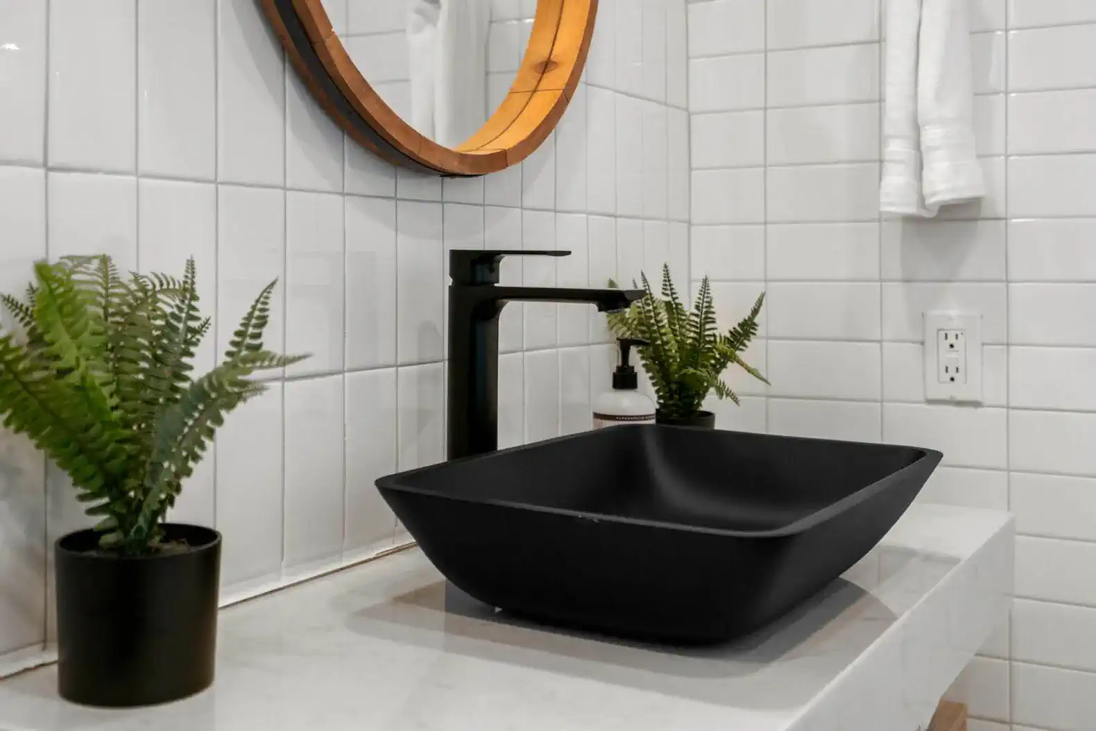 Lil Cactus | Cute Cabin in DTJT w/ Outdoor Shower – photo 20