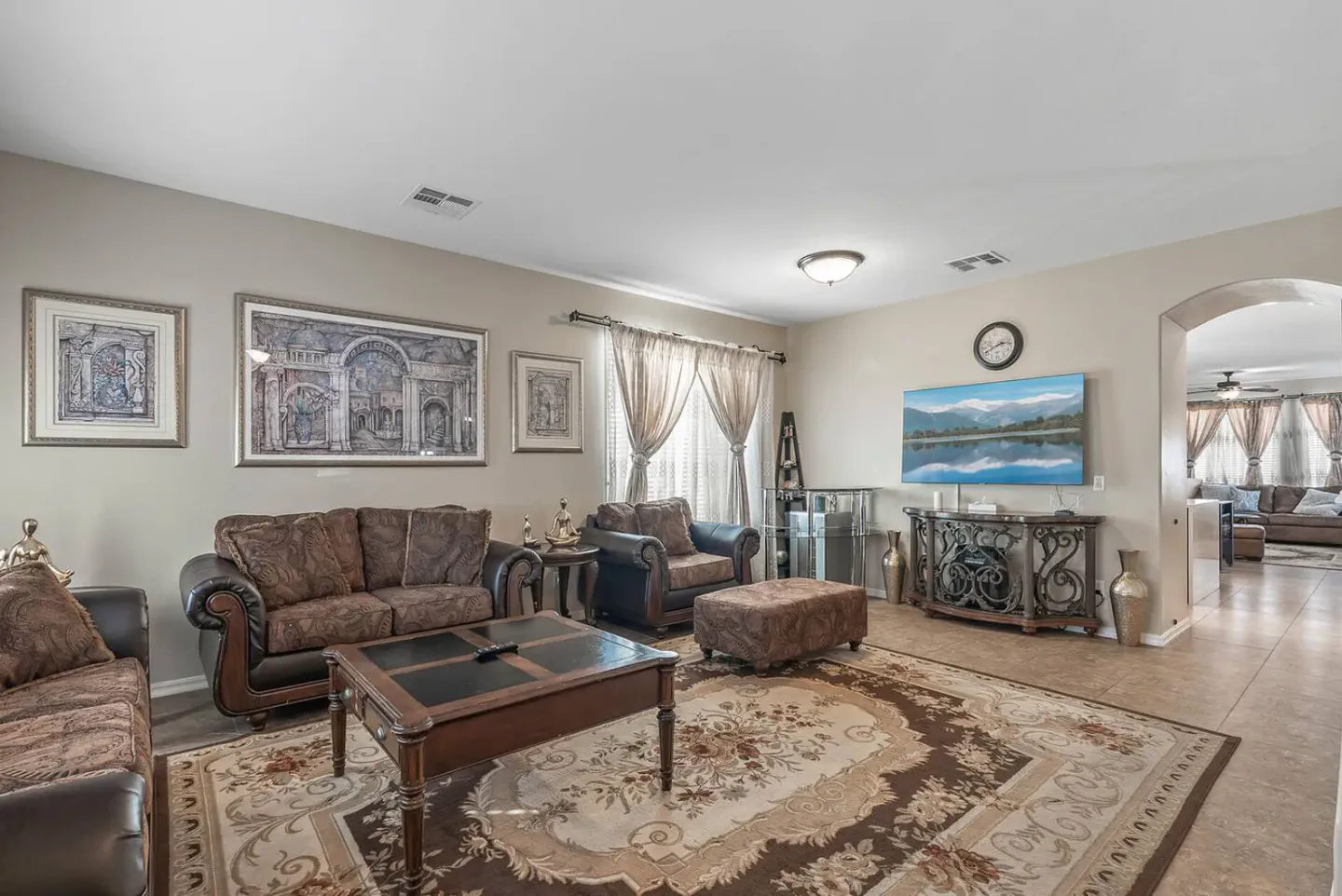 Entire Home, photo 2