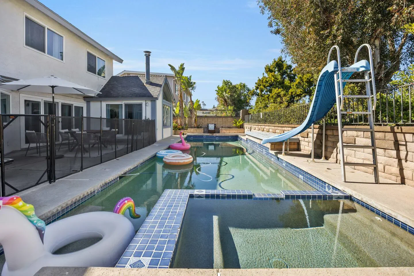 Charming Poolside Paradise – photo 40