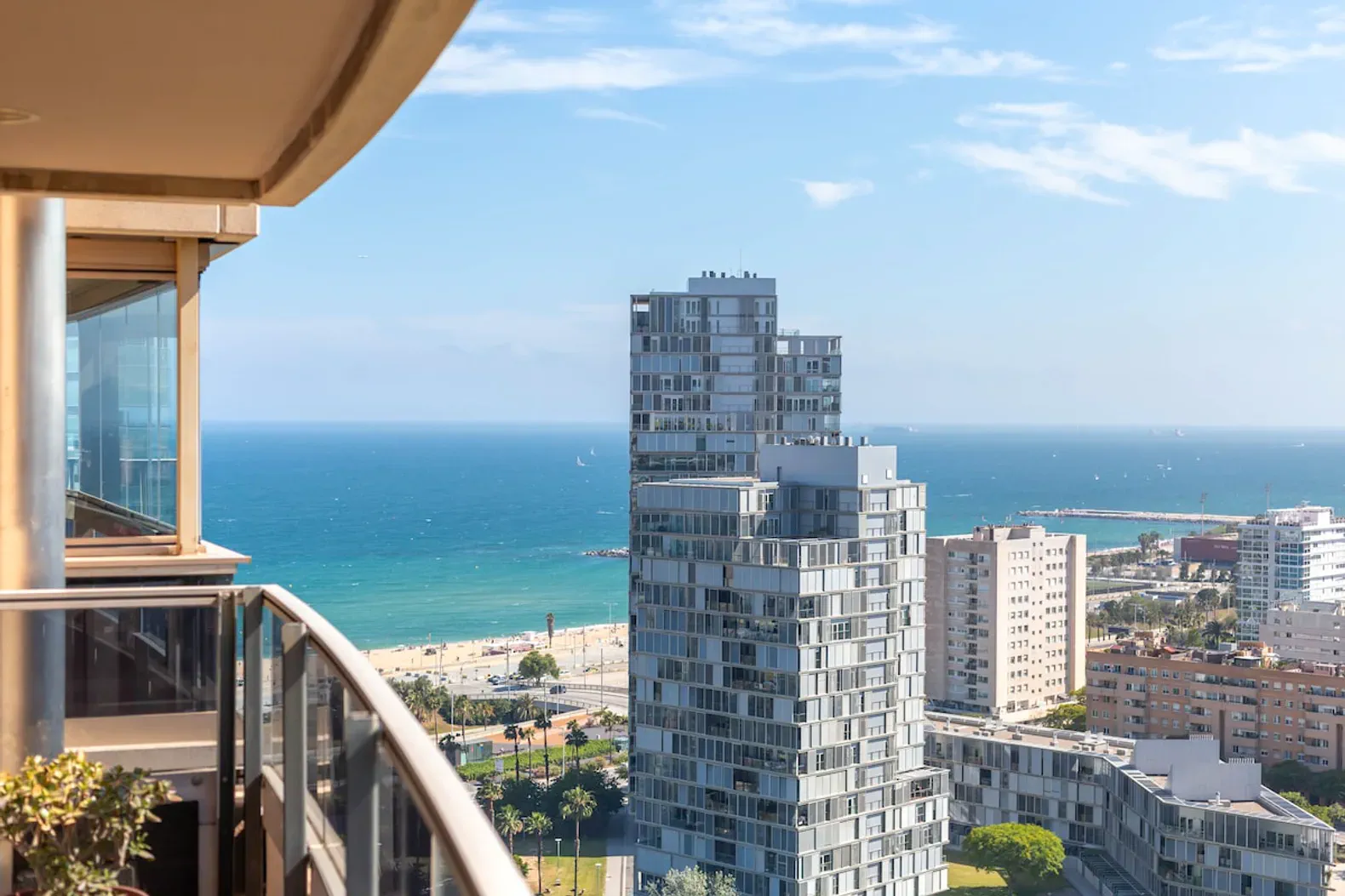 Barcelona Beach & Local Flavors: A Penthouse Guest’s Guide