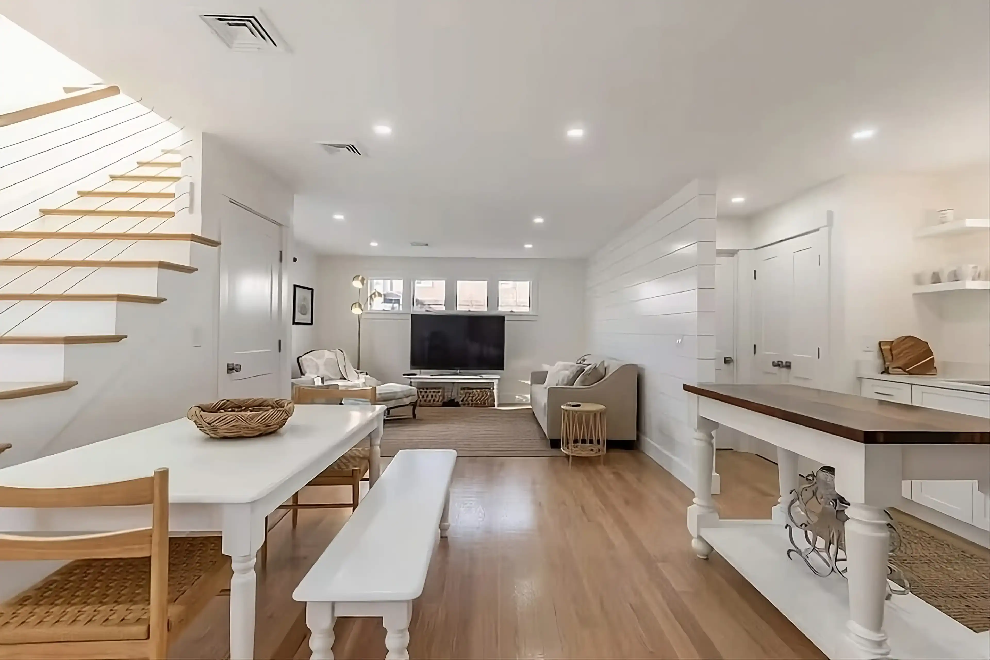 Rosea's Home By The Sea - Steps To Front Beach!