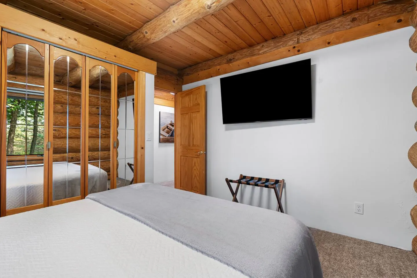 Egg Harbor Cozy and Spacious Log Cabin — Egg Harbor, WI — vacation rental