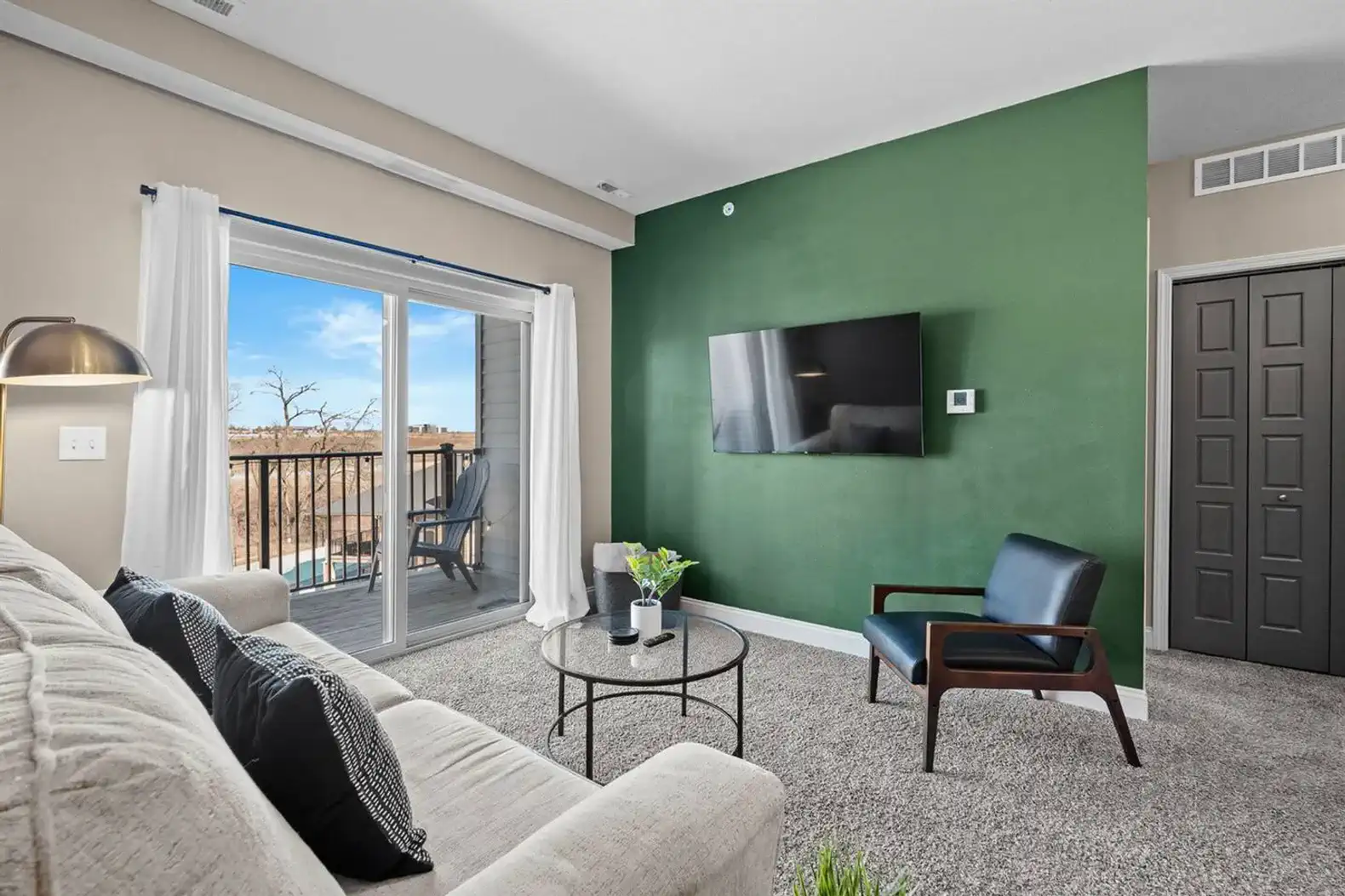 Top Floor, Modern & Upgraded with Open Balcony