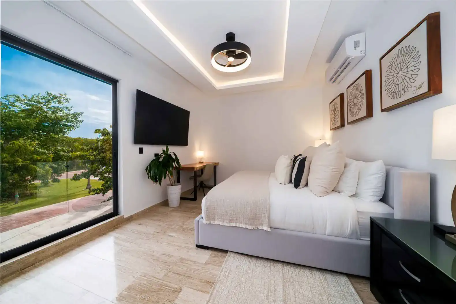 Shark Villa- 5 Bedroom- Heated Pool- Movie Theater β photo 22