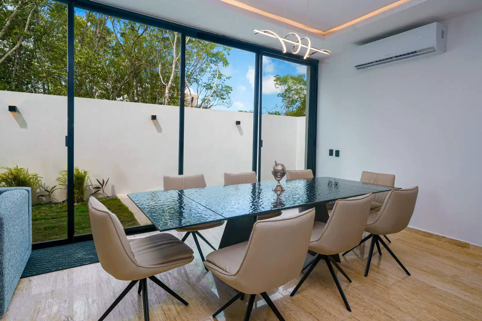 Shark Villa- 5 Bedroom- Heated Pool- Movie Theater β photo 16