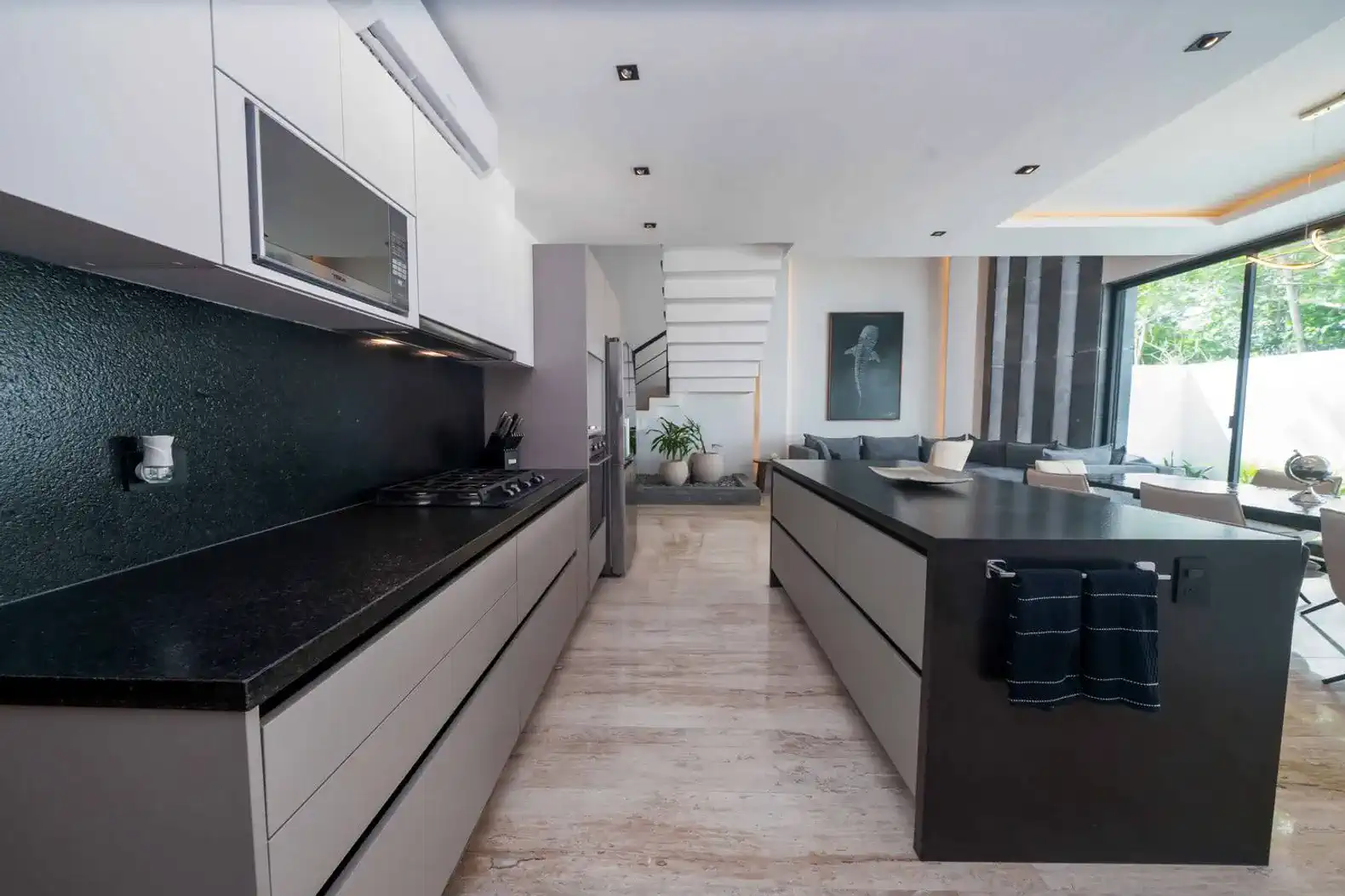 Shark Villa- 5 Bedroom- Heated Pool- Movie Theater β photo 14