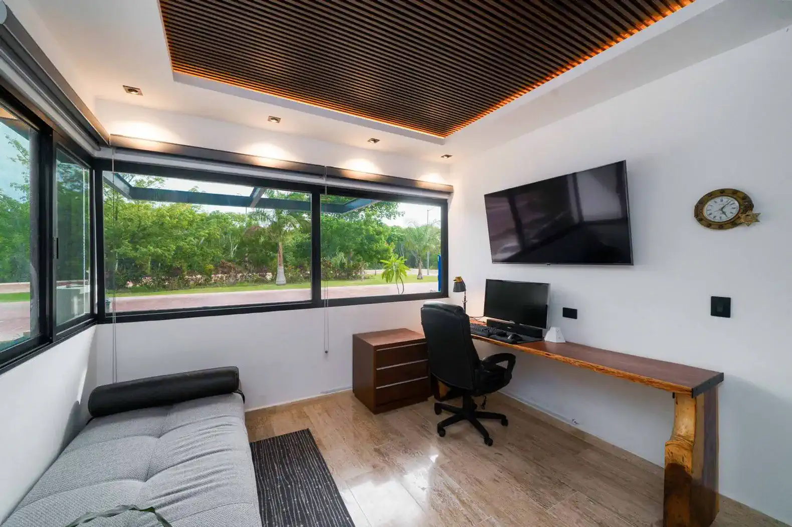 Shark Villa- 5 Bedroom- Heated Pool- Movie Theater β photo 48