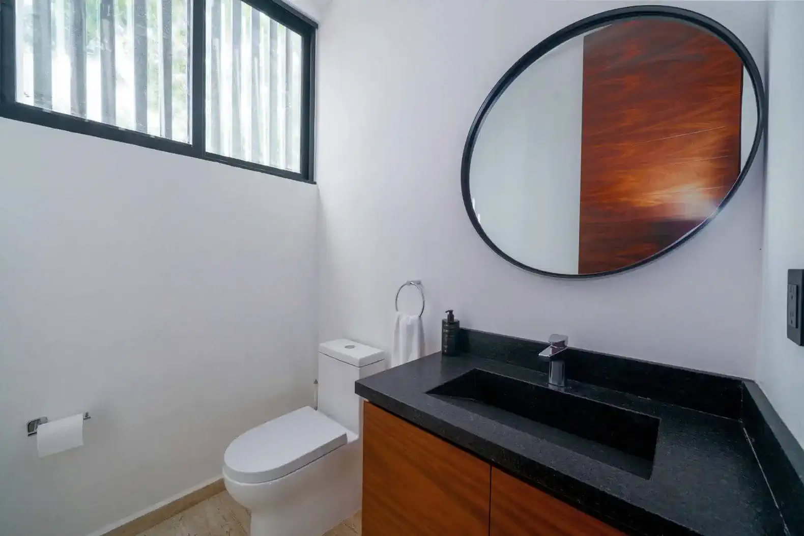 Shark Villa- 5 Bedroom- Heated Pool- Movie Theater β photo 50