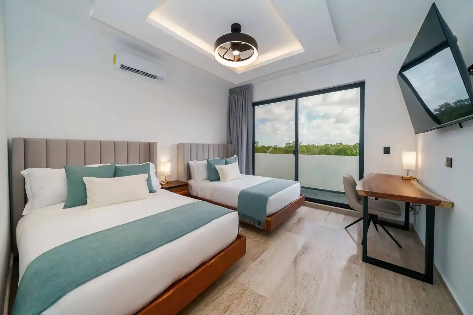 Shark Villa- 5 Bedroom- Heated Pool- Movie Theater β photo 41