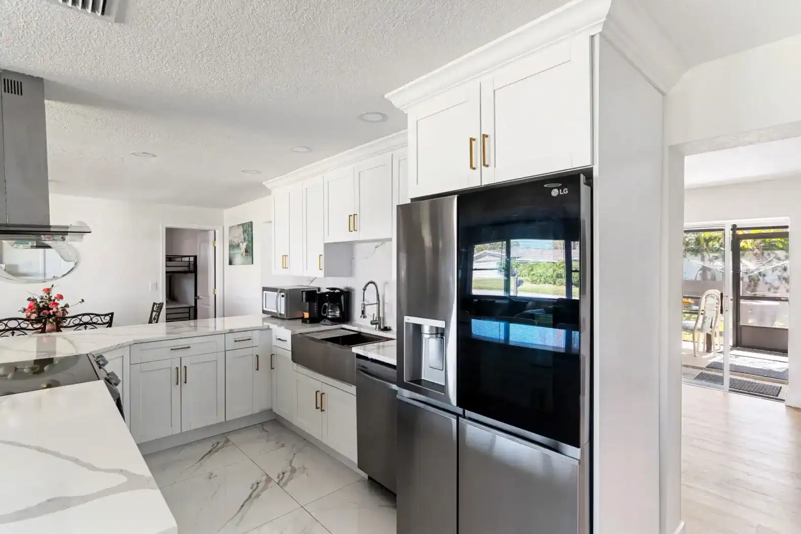 Largo Pool Home!  1 Mile to Beach photo 4