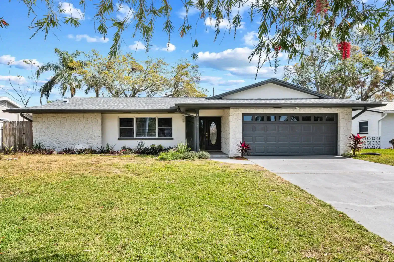 Largo Pool Home!  1 Mile to Beach photo 1