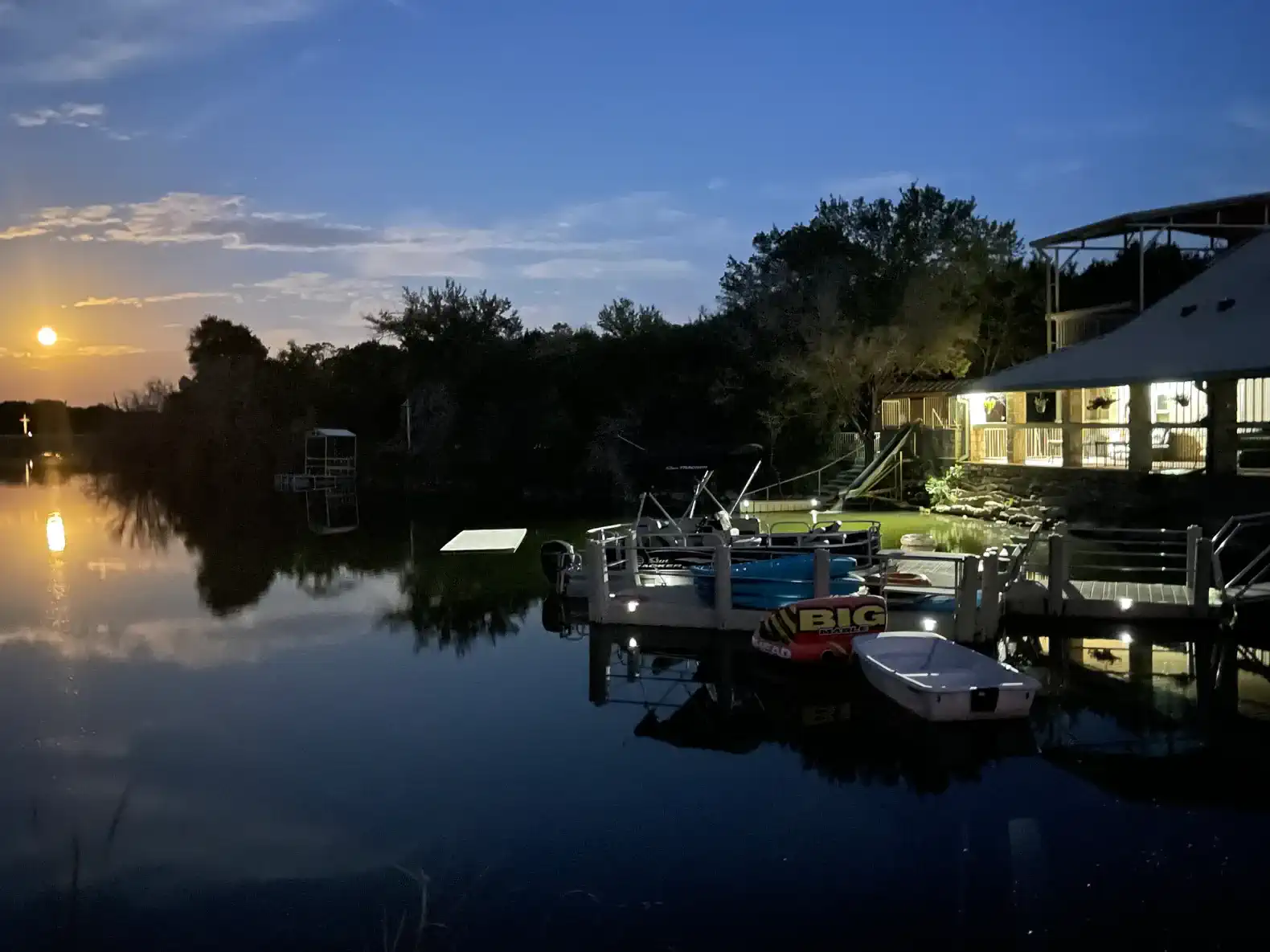 Ganzes Gelände am Lake Godstone – Foto 1