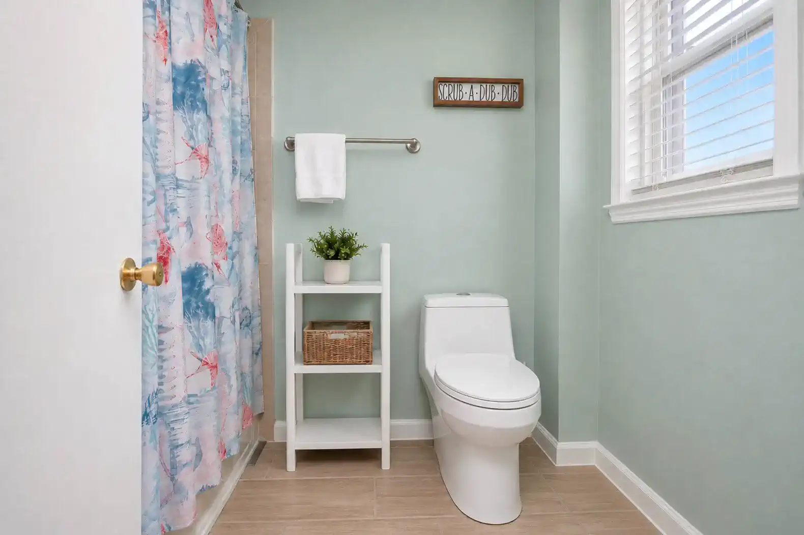 Bikini Bottom King Shower with Tub