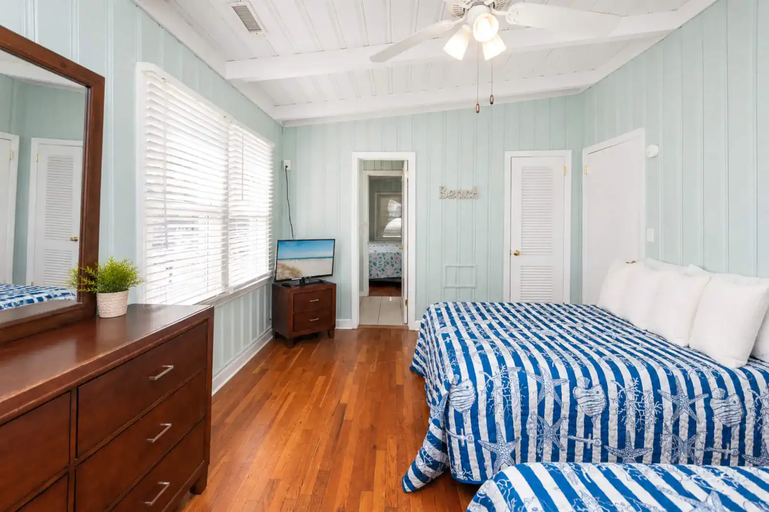 Bikini Top Bedroom with Two Full Beds