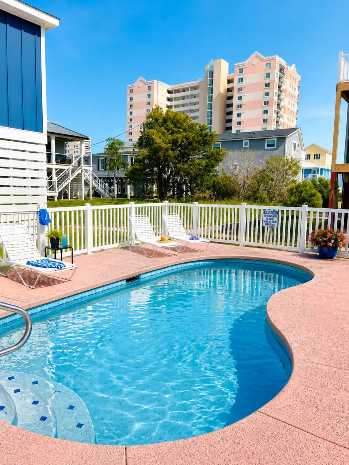 8BR/6Ba, Pool, Minute Walk to Beach, Dog Friendly photo 2