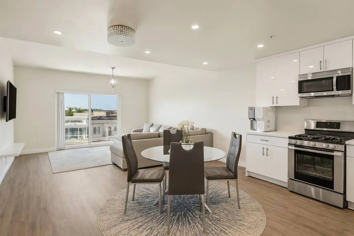 Komfortabler Aufenthalt in einem 2BR/2BA in lebhaftem Koreatown – Foto 18