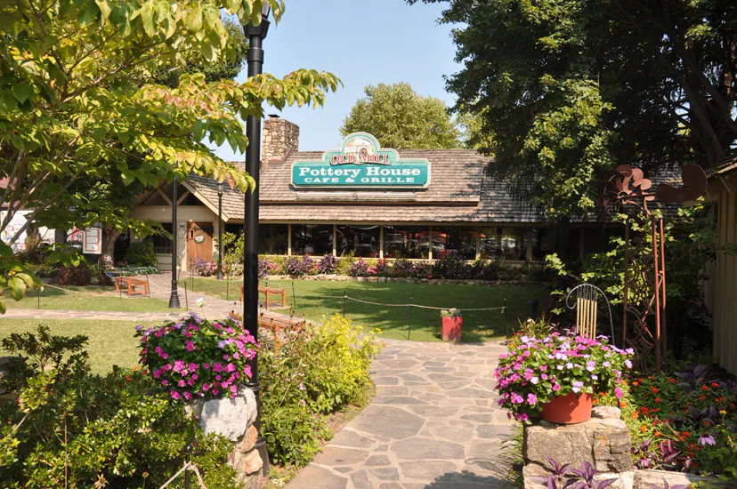 Old Mill Pottery House Café & Grill