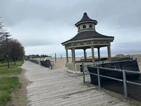 Ontario Beach Park é um Imperdível para Vistas do Lago, o Pier e o Carrossel