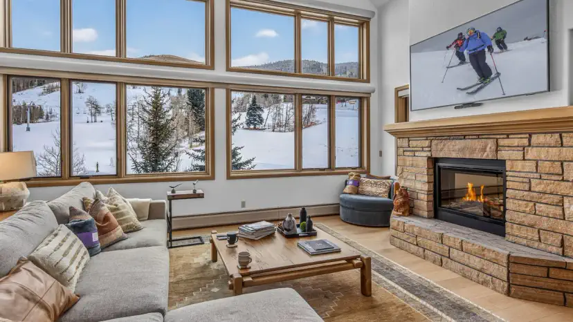 Spacious Living with Mountain Views