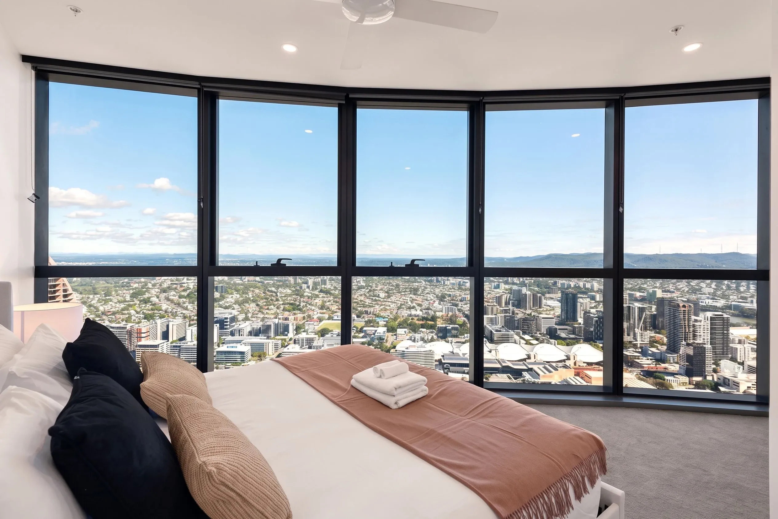 Queen’s Wharf 3BR River Apt Parking — Brisbane City, Queensland — vacation rental