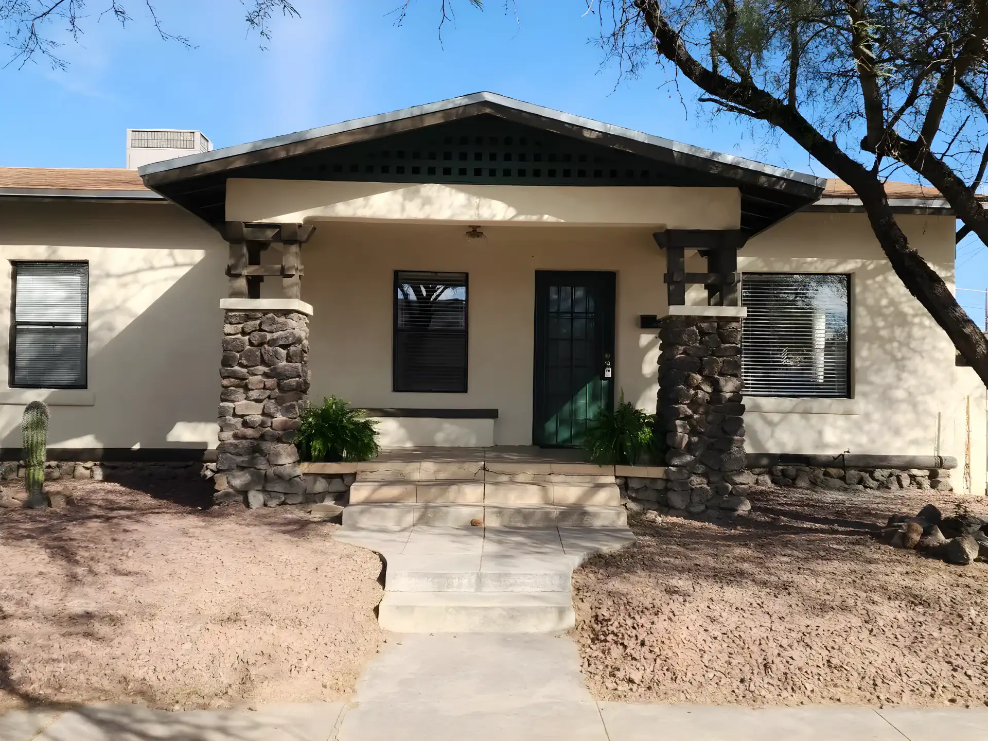 Charming Craftsman, Walk to Downtown and UofA – photo 1