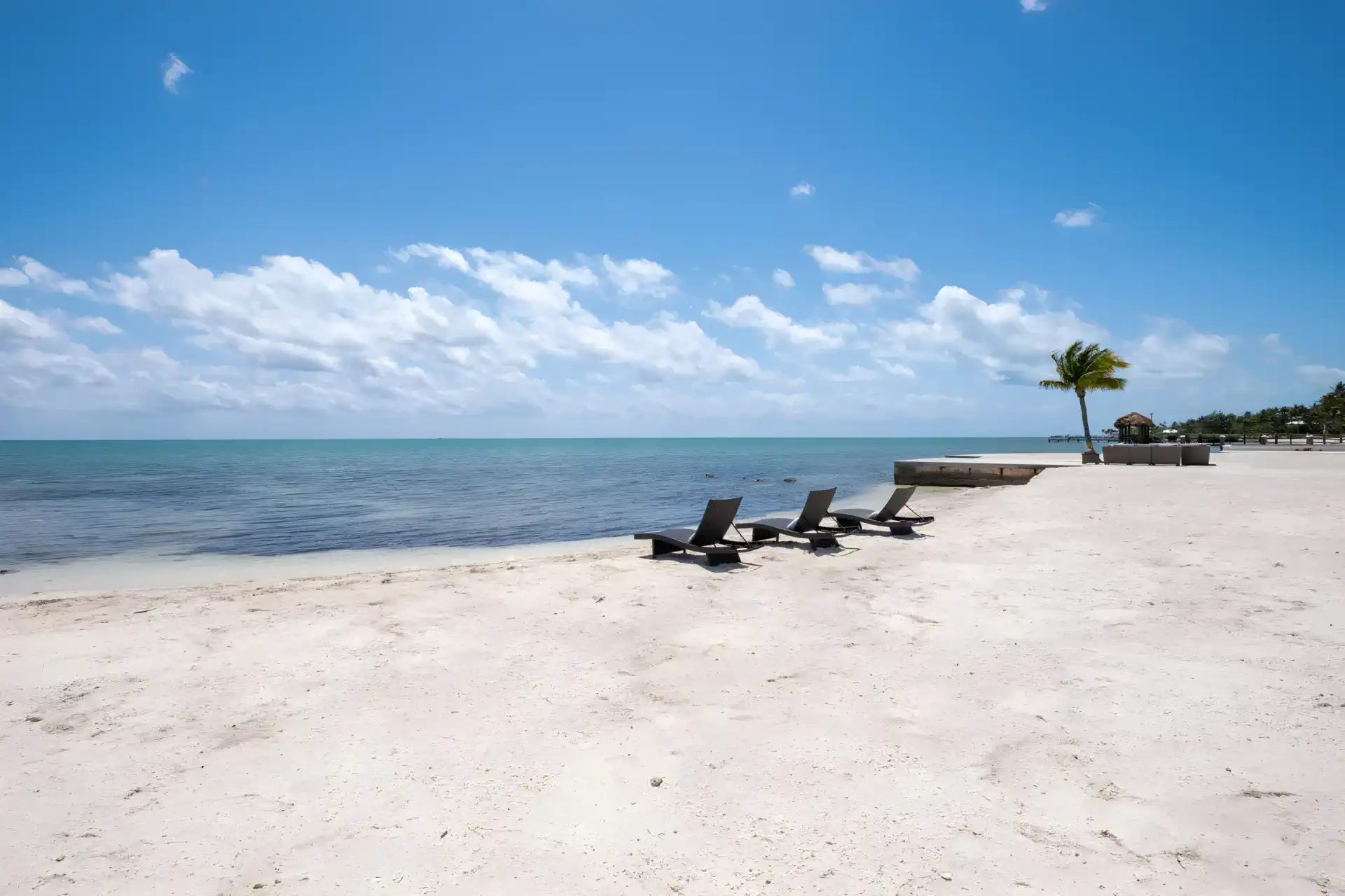Majestic,Upscale,Sandy beach-pool,kayaks,bikes,EV