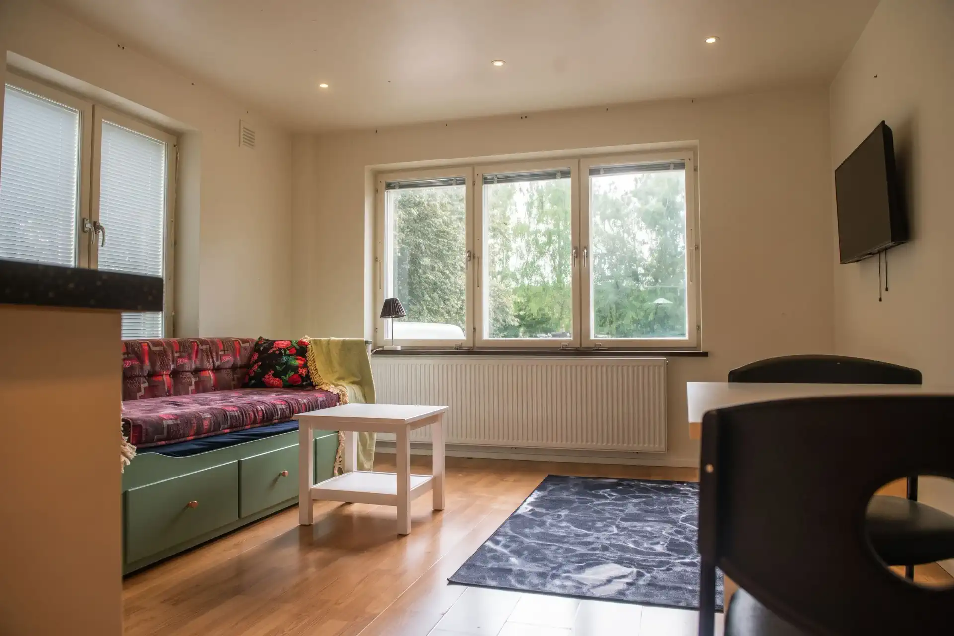 Komfortable Wohnung in der Nähe des Flughafens – Foto 1