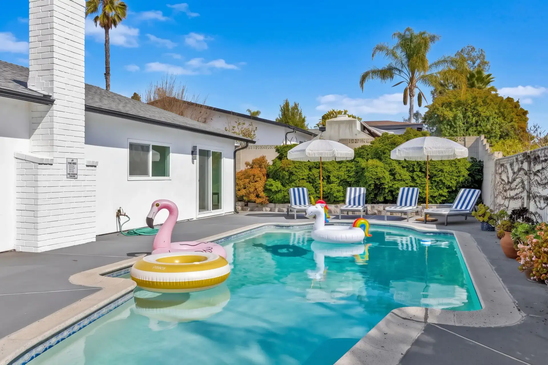 Encantador Oasis en Mission Viejo | Refugio de 4 Habitaciones – foto 1