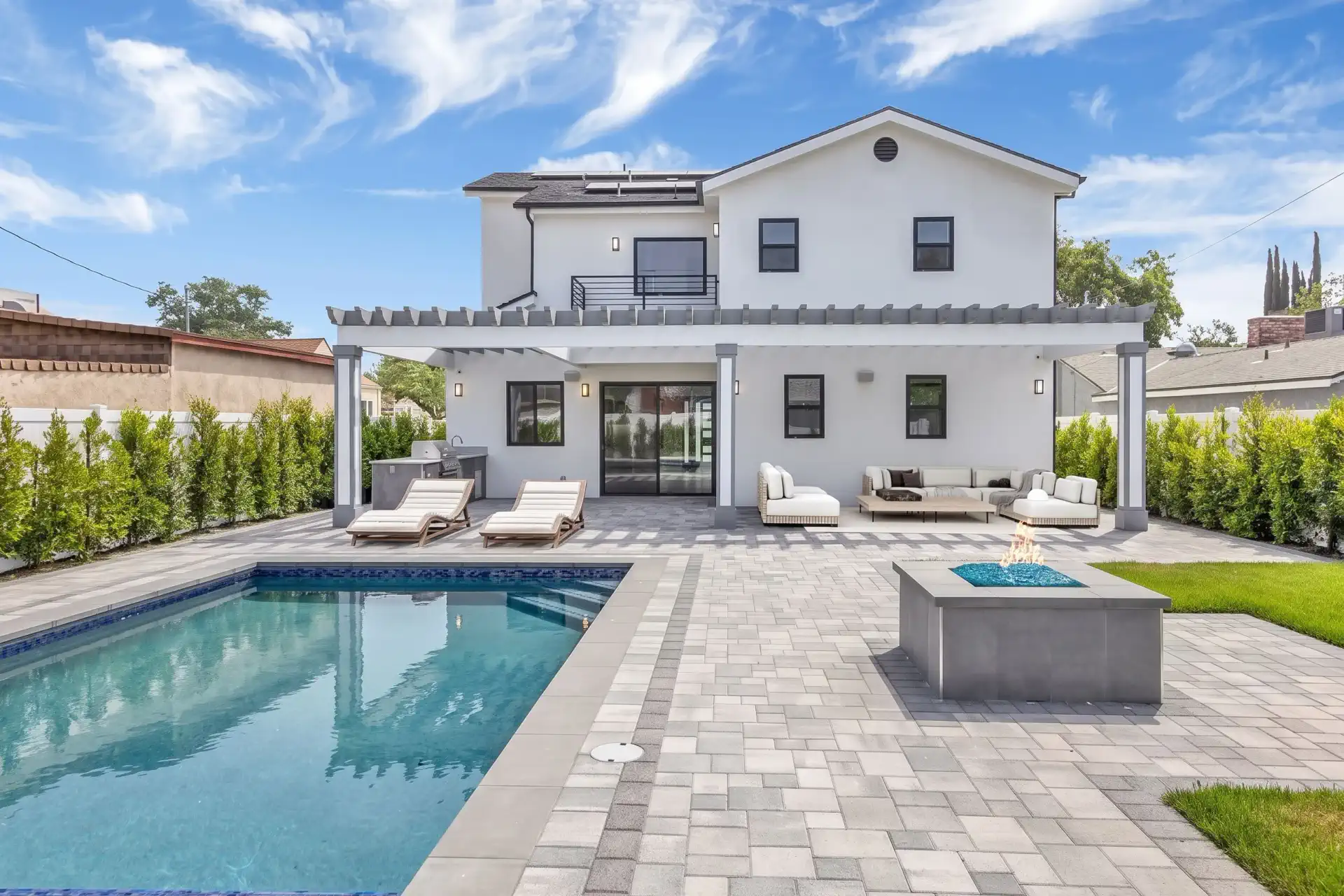 Modern Luxury Retreat in Burbank – photo 1