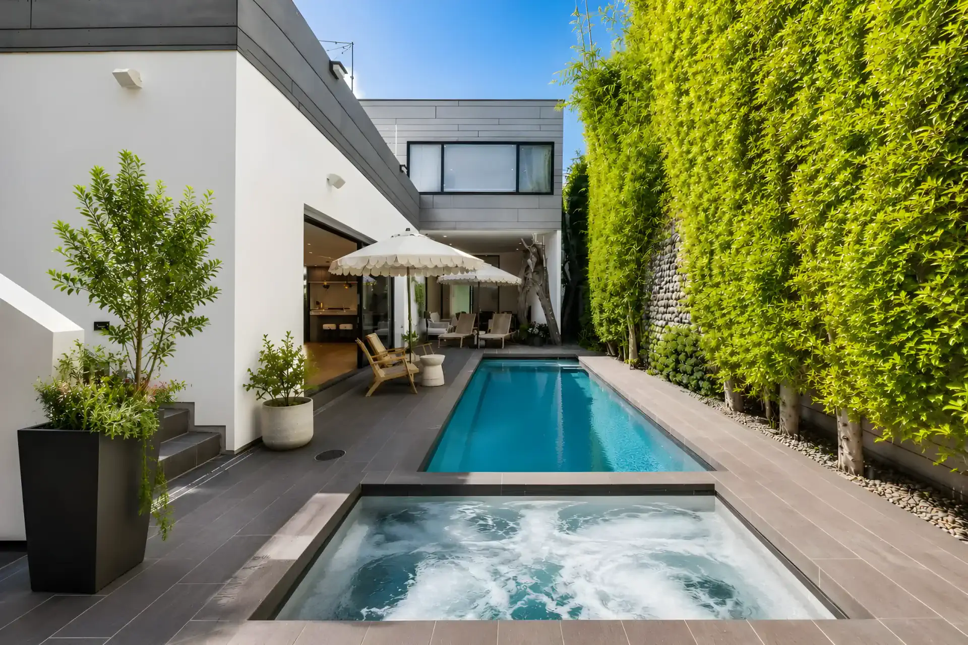 Cosmopolitan Villa New – photo 1