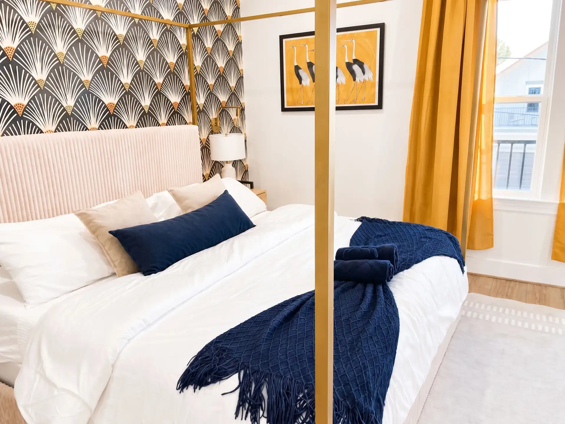 Private Gold Room | King Ensuite, Balcony, Hot Tub – photo 1