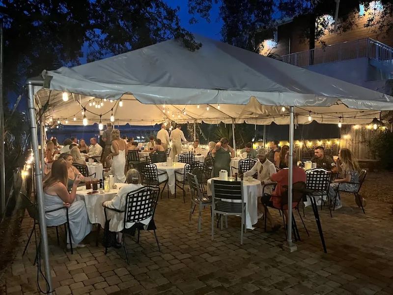 Dewey Destin's Seafood Restaurant