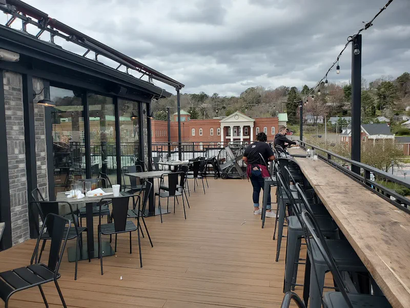 Local Dining Favorites in Ellijay